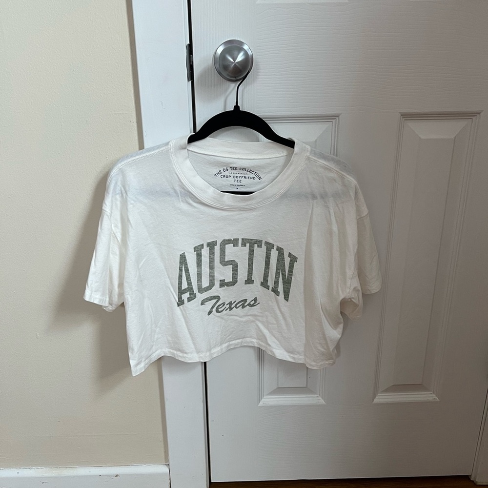 Aeropostale graphic cropped tee